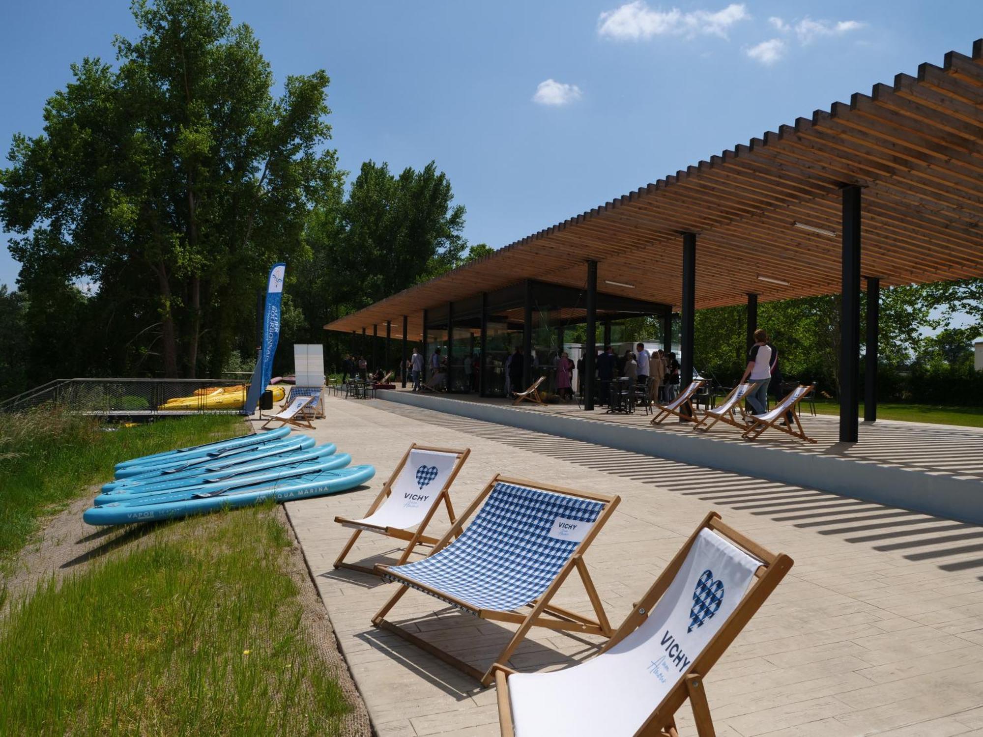 Tente Lodge Pour 5 Personnes En Bordure De La Riviere Allier Au Sein D'Un Petit Camping Saint-Yorre Exteriör bild